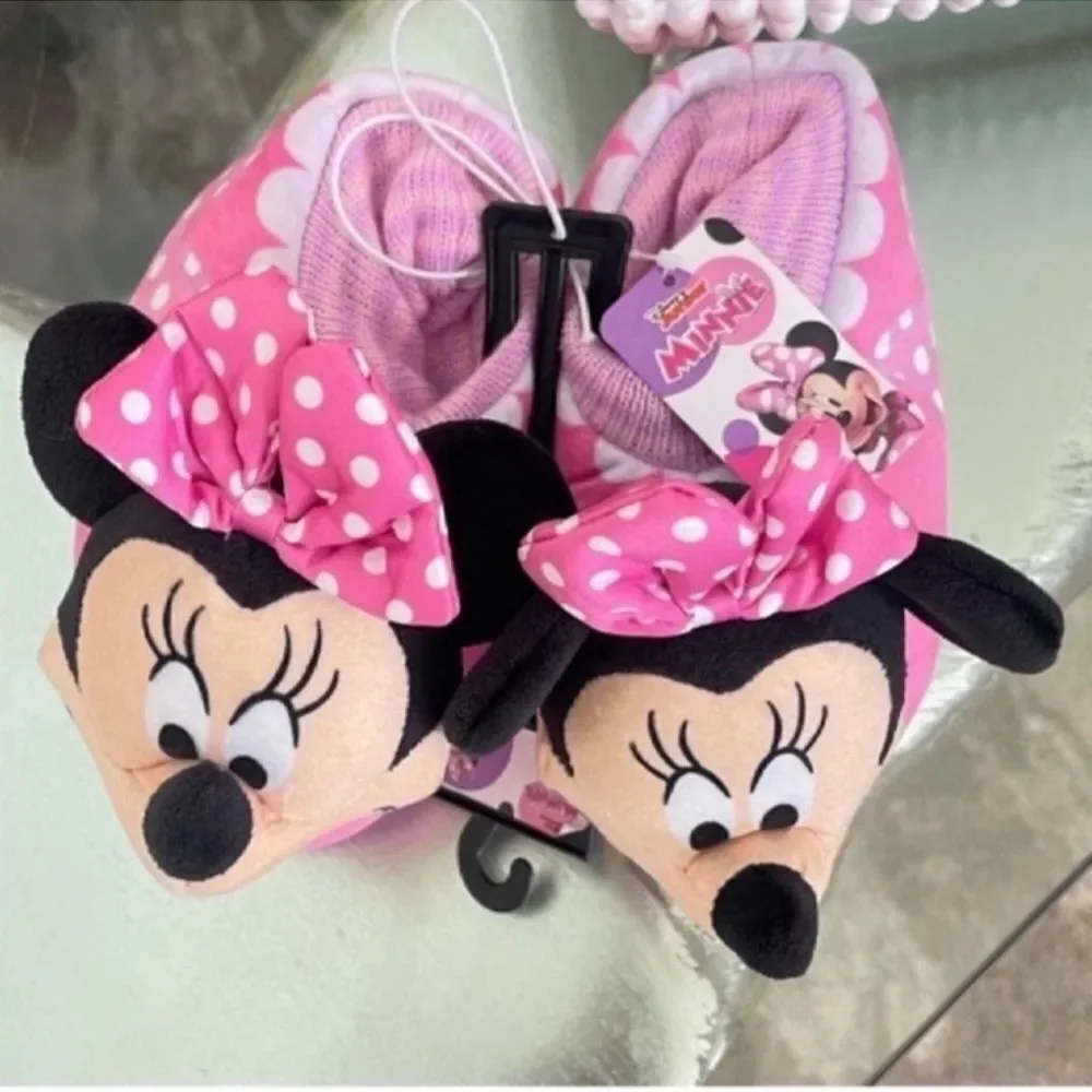 NWT Minnie Mouse Disney Girls 3D Minnie Head Sock Top Slippers Size 9/10